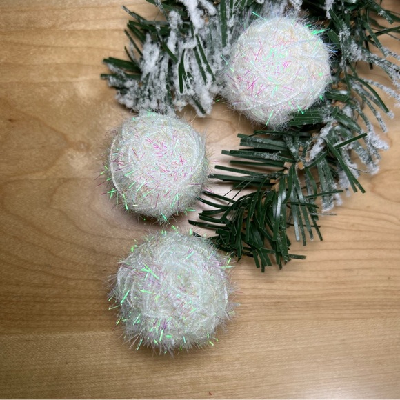 Cat sparkly rattling balls Christmas Themed handcrafted by me :) 3pc